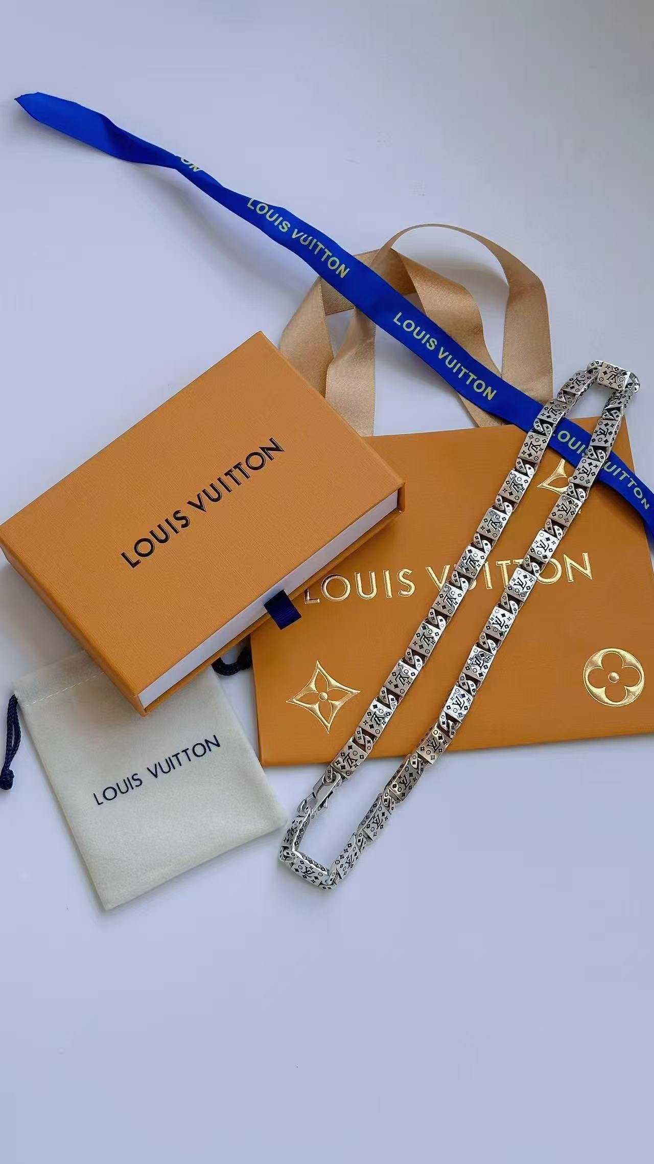 루이비통(LV) 빈티지 실버 펑크 체인 네크리스 목걸이 악세사리