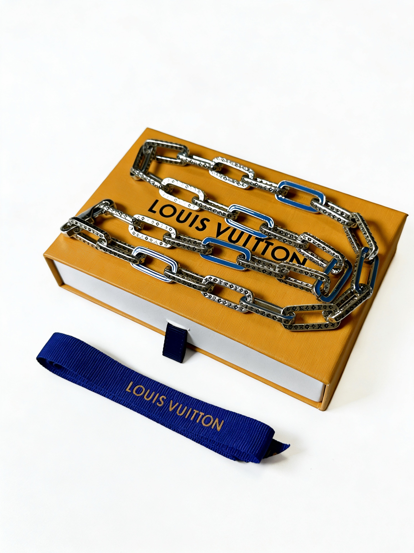 루이비통(LV) 앤틱 실버 락 체인 목걸이 악세사리