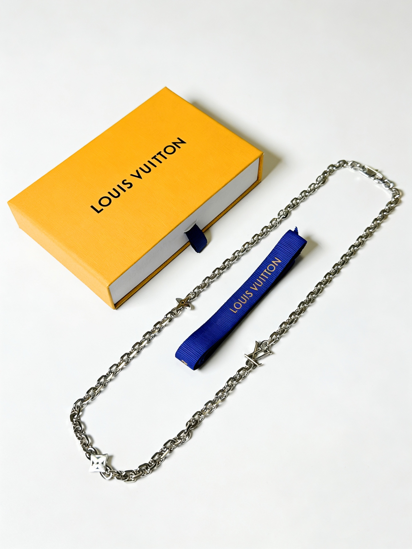 루이비통(LV) 빈티지 실버 락앤롤 롱 체인 목걸이 악세사리