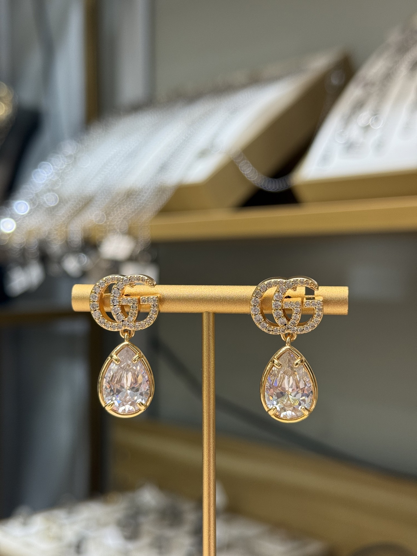 구찌(Gucci) 더블 G 크리스탈 드롭 귀걸이 악세사리