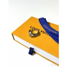 루이비통(LV) 빈티지 실버 펑크 스타일 반지 링 악세사리