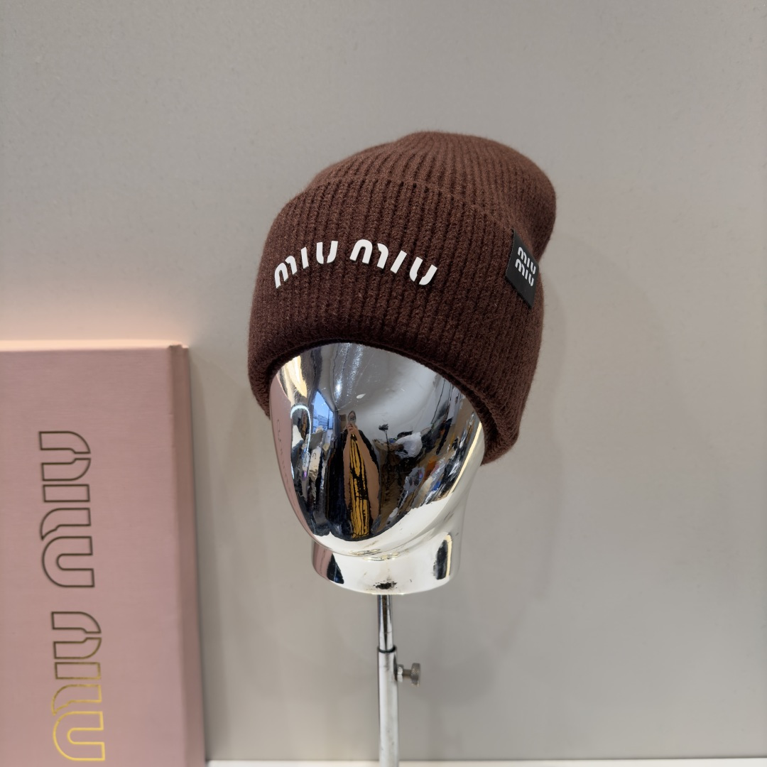 미우미우 miumiu 로고 니트 비니 모자