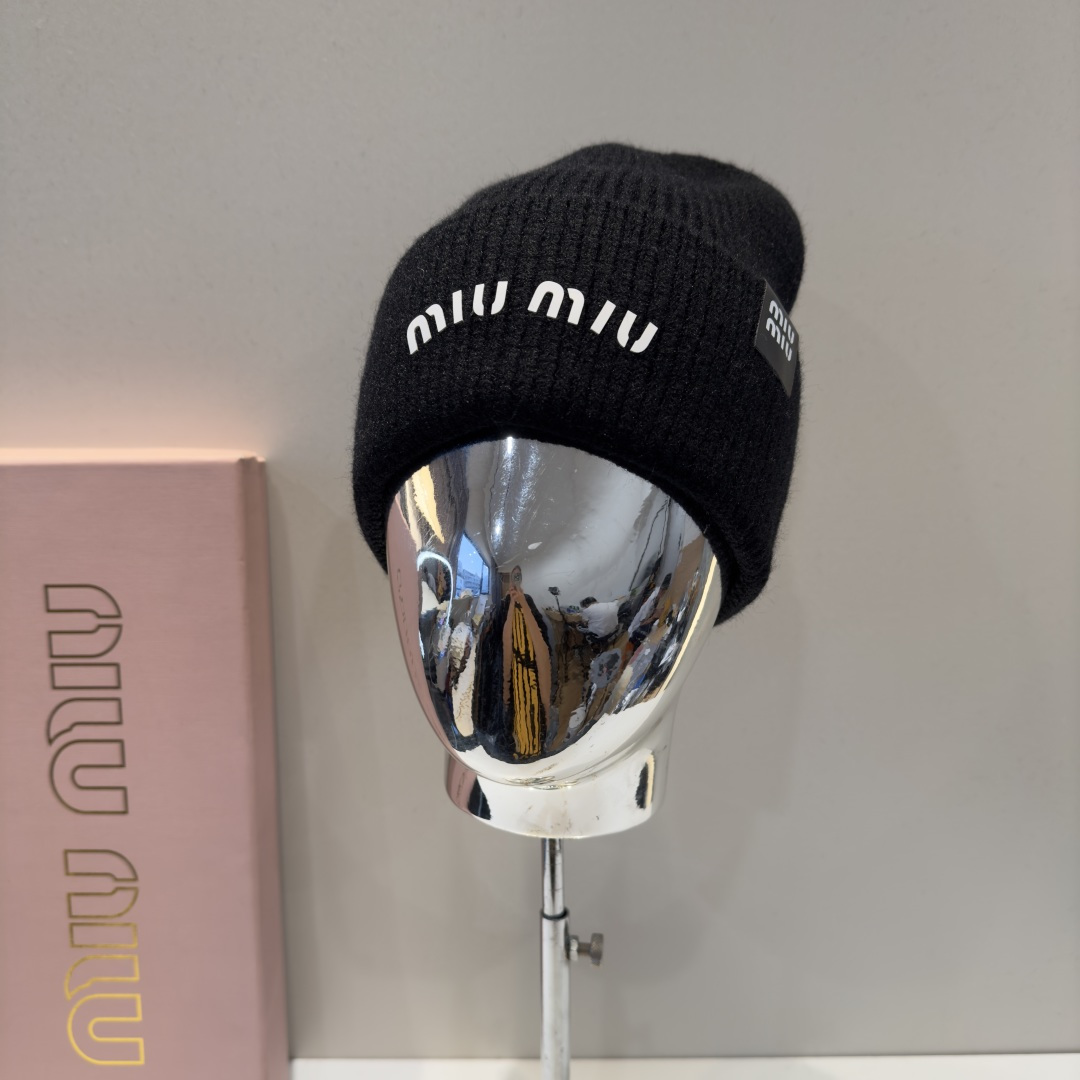 미우미우 miumiu 로고 니트 비니 모자