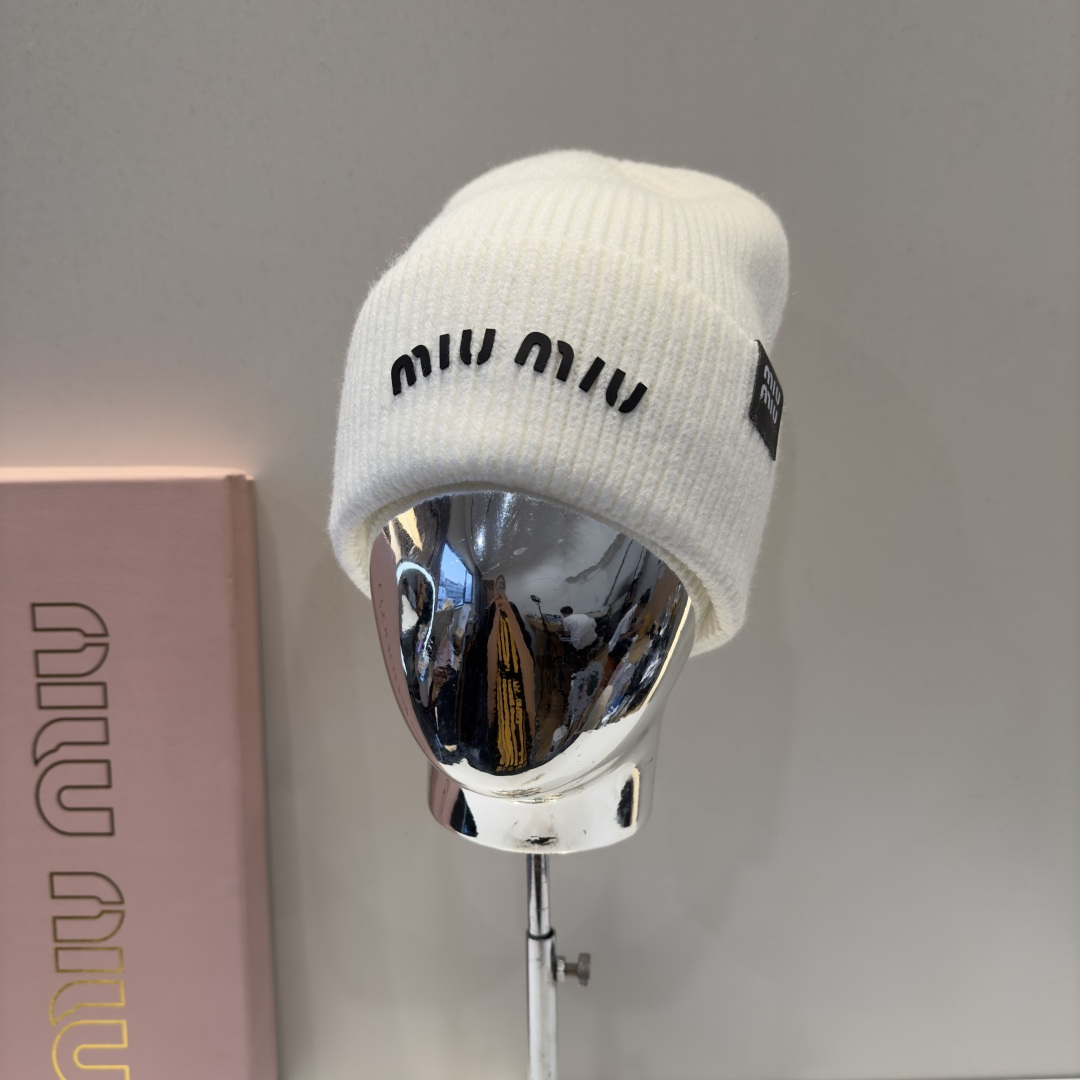 미우미우 miumiu 로고 니트 비니 모자