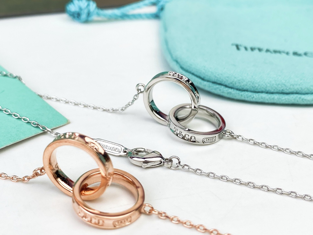 티파니앤코(Tiffany & Co.) 클래식 1837 인터로킹(두 줄) 목걸이 악세사리