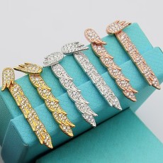 티파니앤코 (Tiffany & Co.) ‘버드 온 어 락’ 페더(Feather) 귀걸이 악세사리