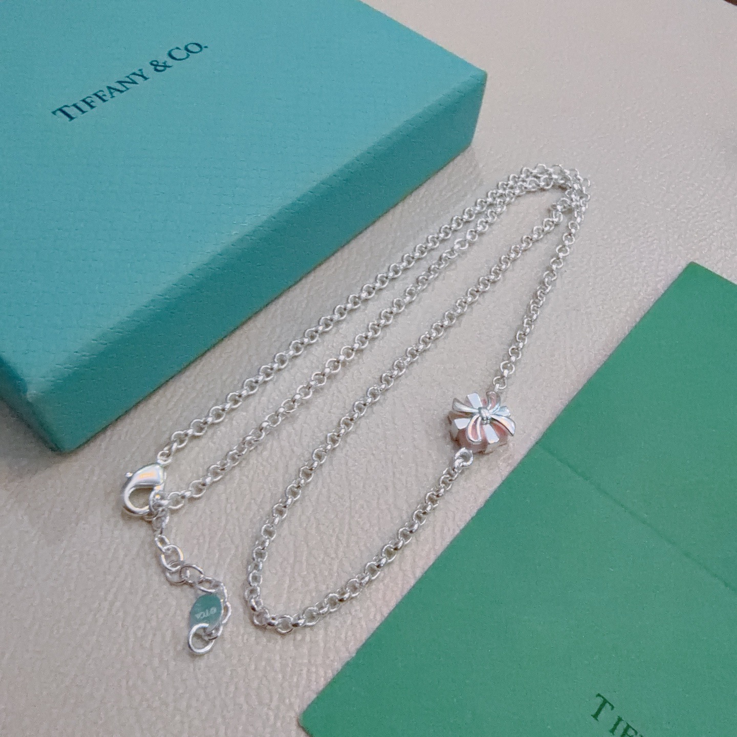 티파니앤코(Tiffany & Co.) 빈티지 펑크 로고 목걸이 악세사리