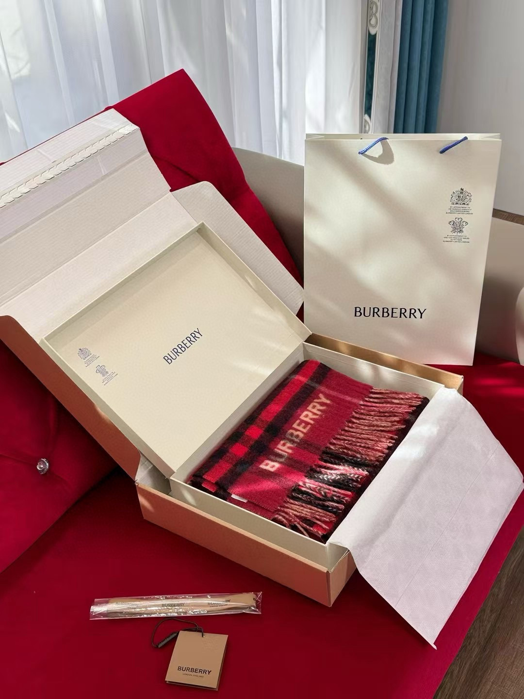 Burberry 버버리 · 컨트라스트 체크 캐시미어 머플러 목도리 스카프