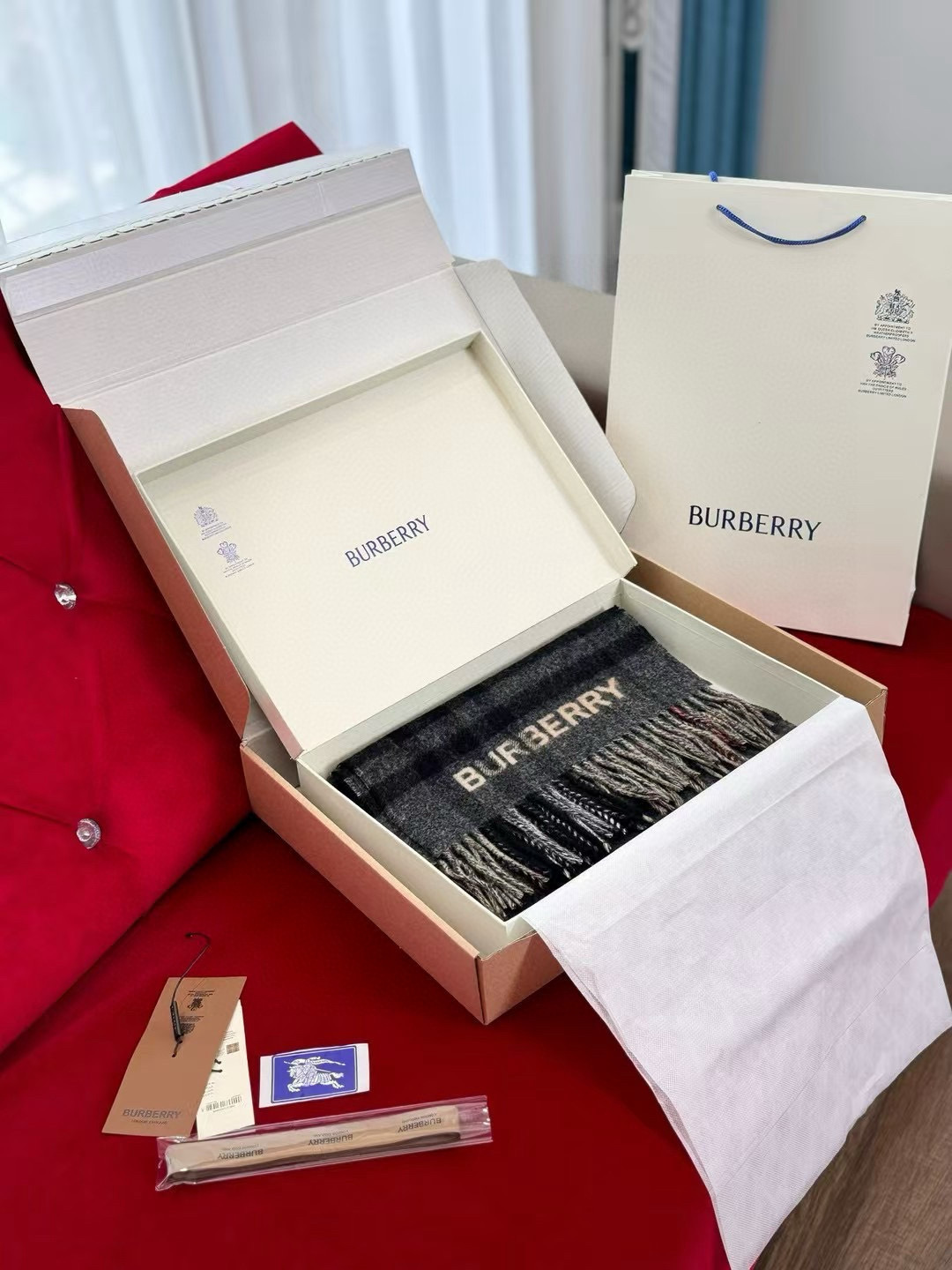 Burberry 버버리 · 컨트라스트 체크 캐시미어 머플러 목도리 스카프