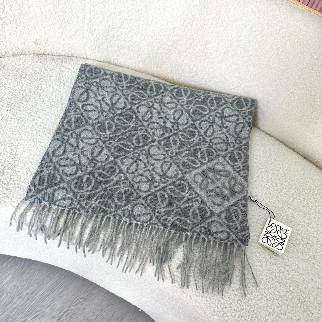 LOEWE 로에베 · 아나그램 플로킹 자수 체크 머플러 목도리 스카프