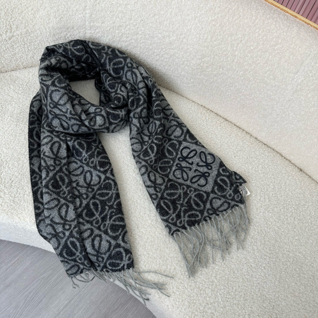 LOEWE 로에베 · 아나그램 플로킹 자수 체크 머플러 목도리 스카프