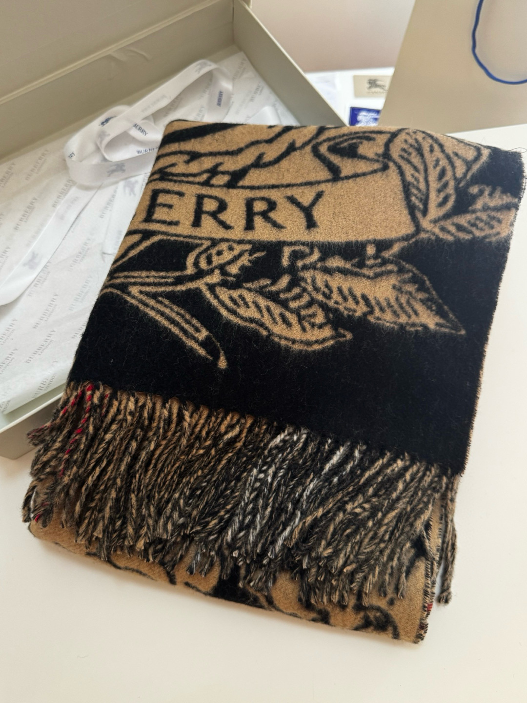 Burberry 버버리 · 리버서블 스톰 나이트 캐시미어 숄 머플러 목도리 스카프