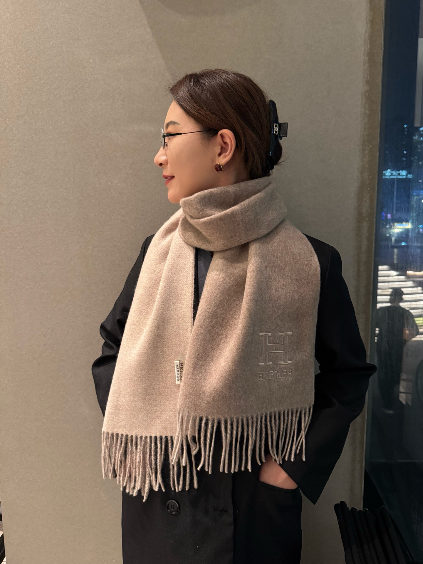 Hermes 에르메스 · 리버서블 H 엠브로이더리 머플러 목도리 스카프