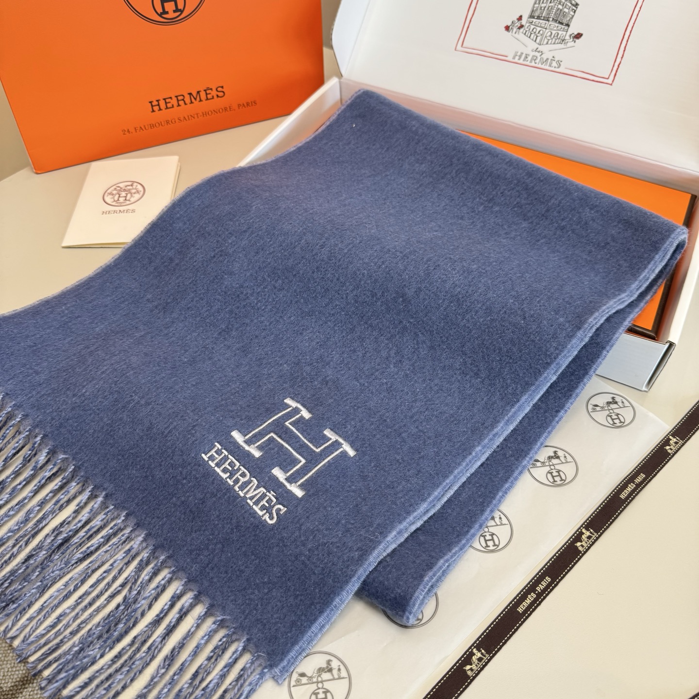 Hermes 에르메스 · 리버서블 H 엠브로이더리 머플러 목도리 스카프