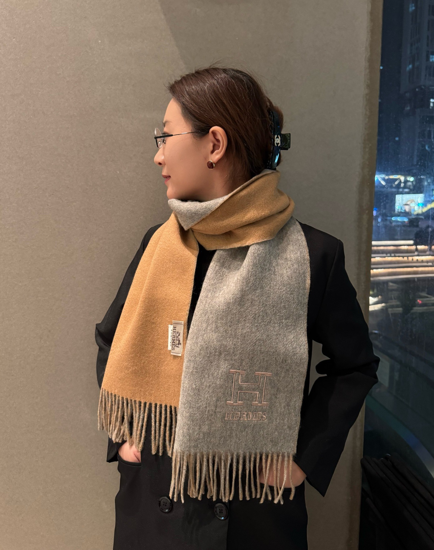 Hermes 에르메스 · 리버서블 H 엠브로이더리 머플러 목도리 스카프