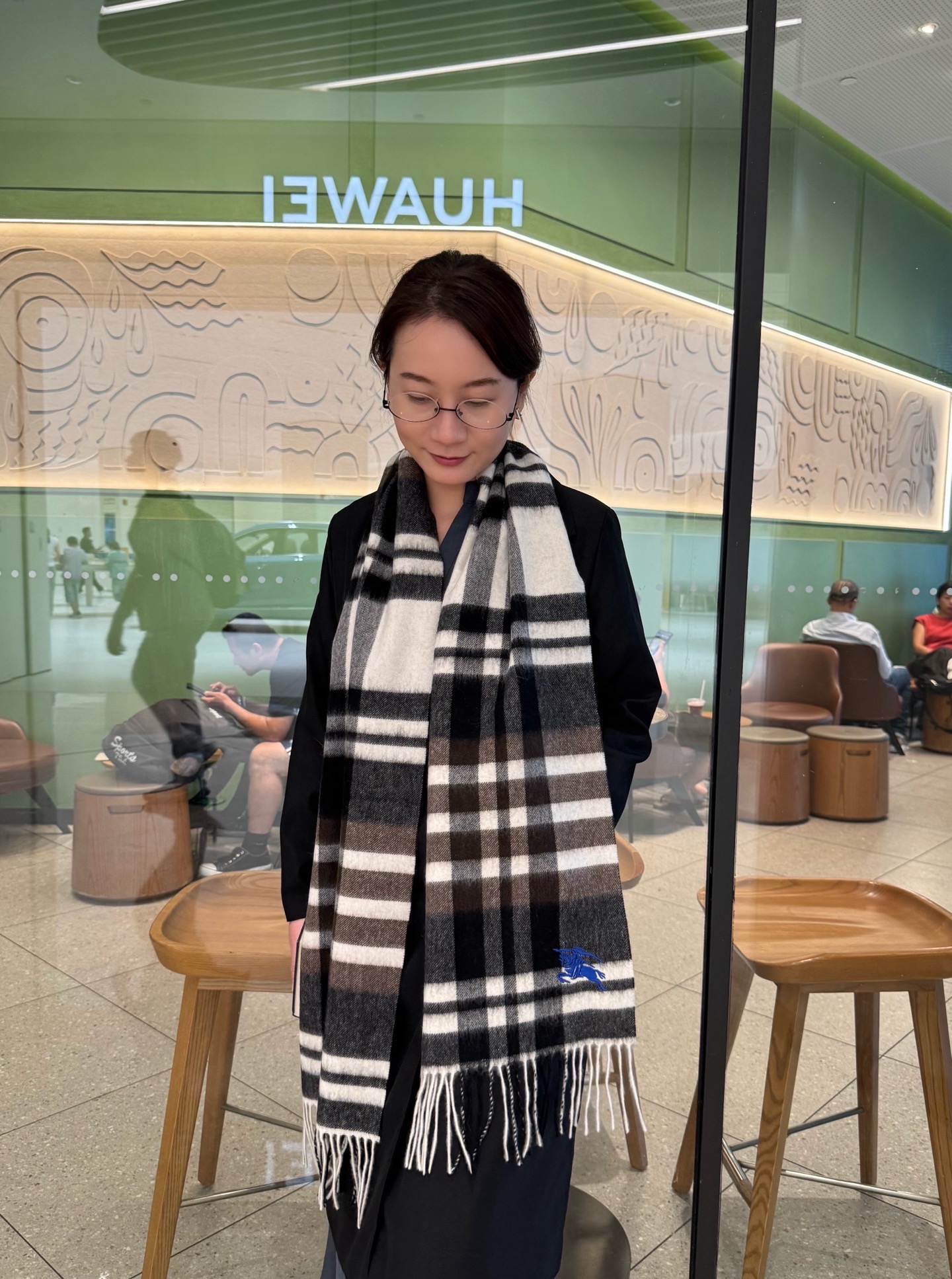 Burberry 버버리 · 클래식 체크 에퀘스트리안 로고 머플러 목도리 스카프