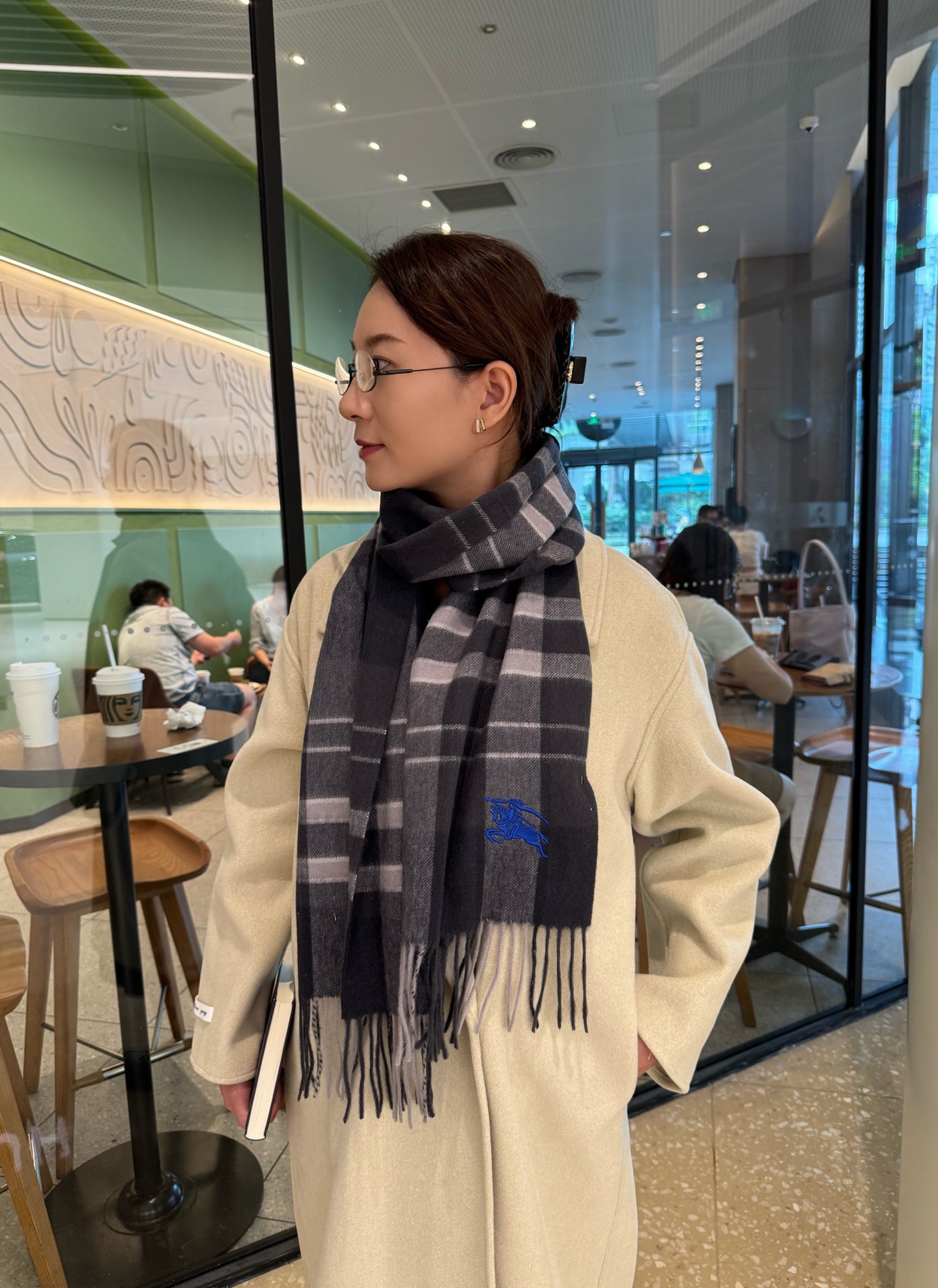 Burberry 버버리 · 클래식 체크 에퀘스트리안 로고 머플러 목도리 스카프