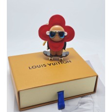 Louis Vuitton LV · 루이비통 비비엔(Vivienne) 스케이트보드 키링/백참 악세사리