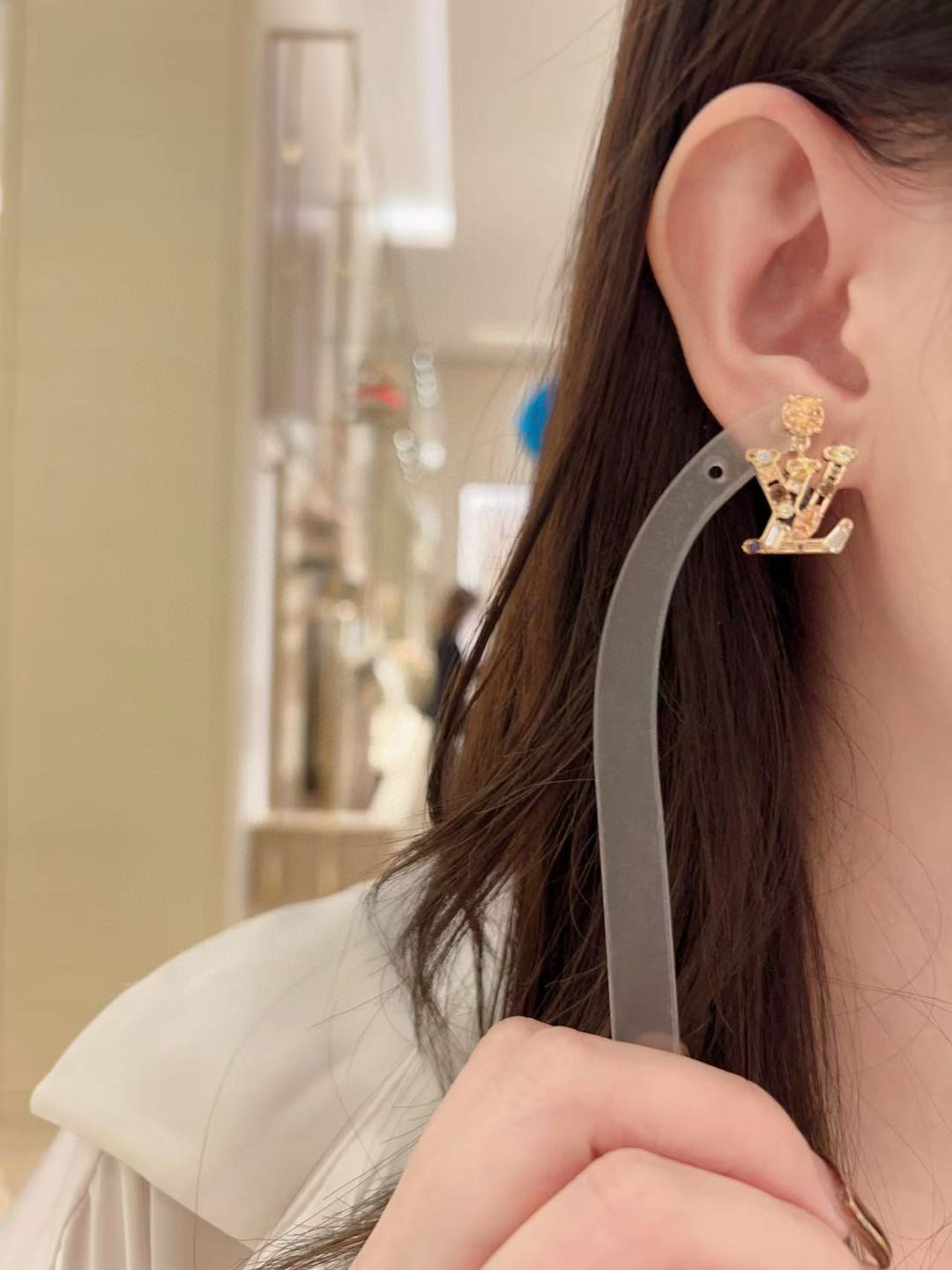 LV 루이비통 · 최신상 컬러 크리스탈 이어링 (Color Crystal Earrings) 귀걸이 악세사리