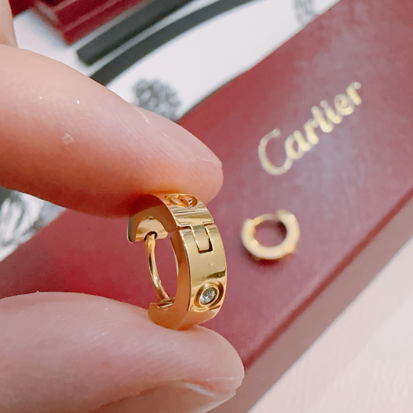 Cartier 까르띠에 · 러브 다이아 이어링 (Love Earrings) 귀걸이 악세사리