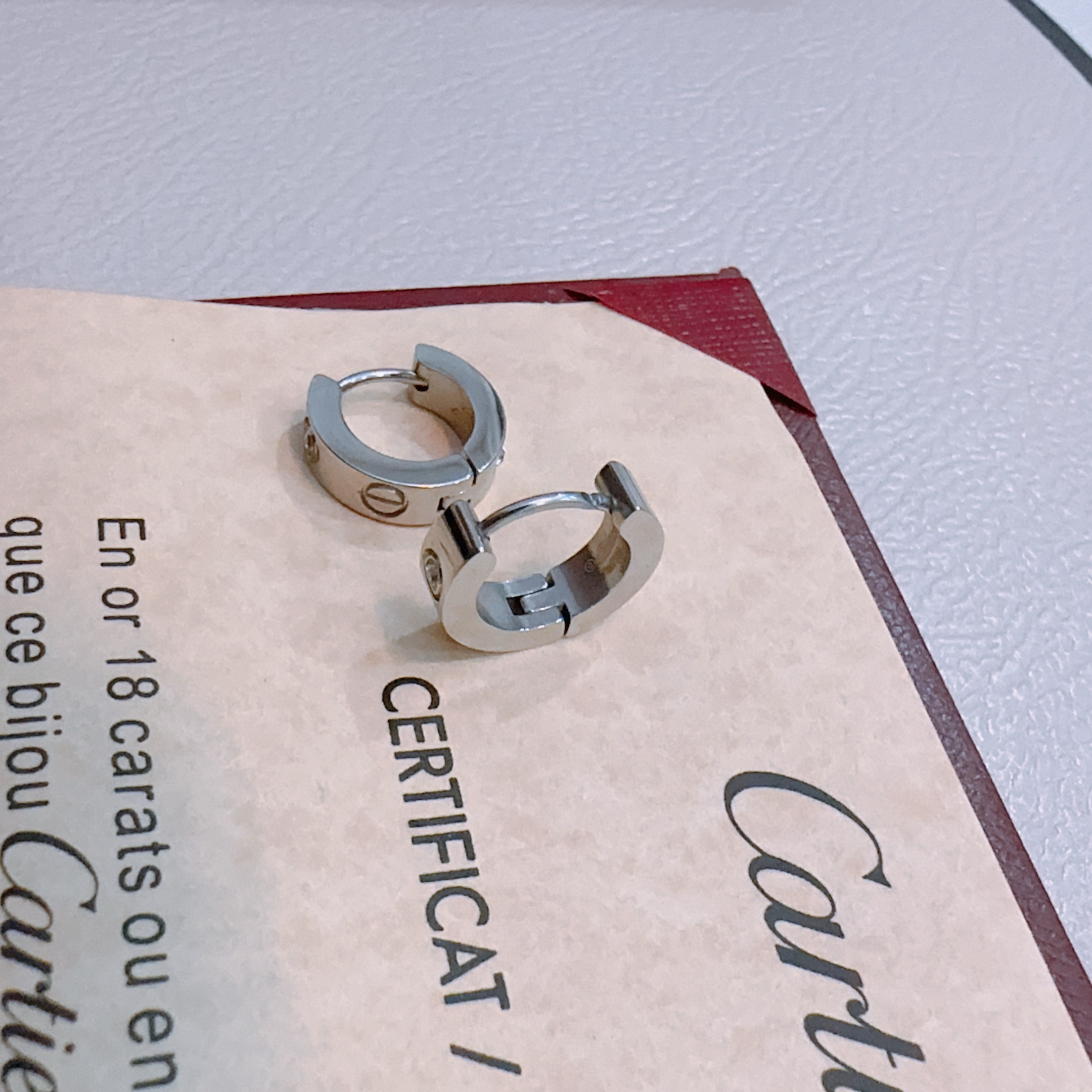 Cartier 까르띠에 · 러브 다이아 이어링 (Love Earrings) 귀걸이 악세사리