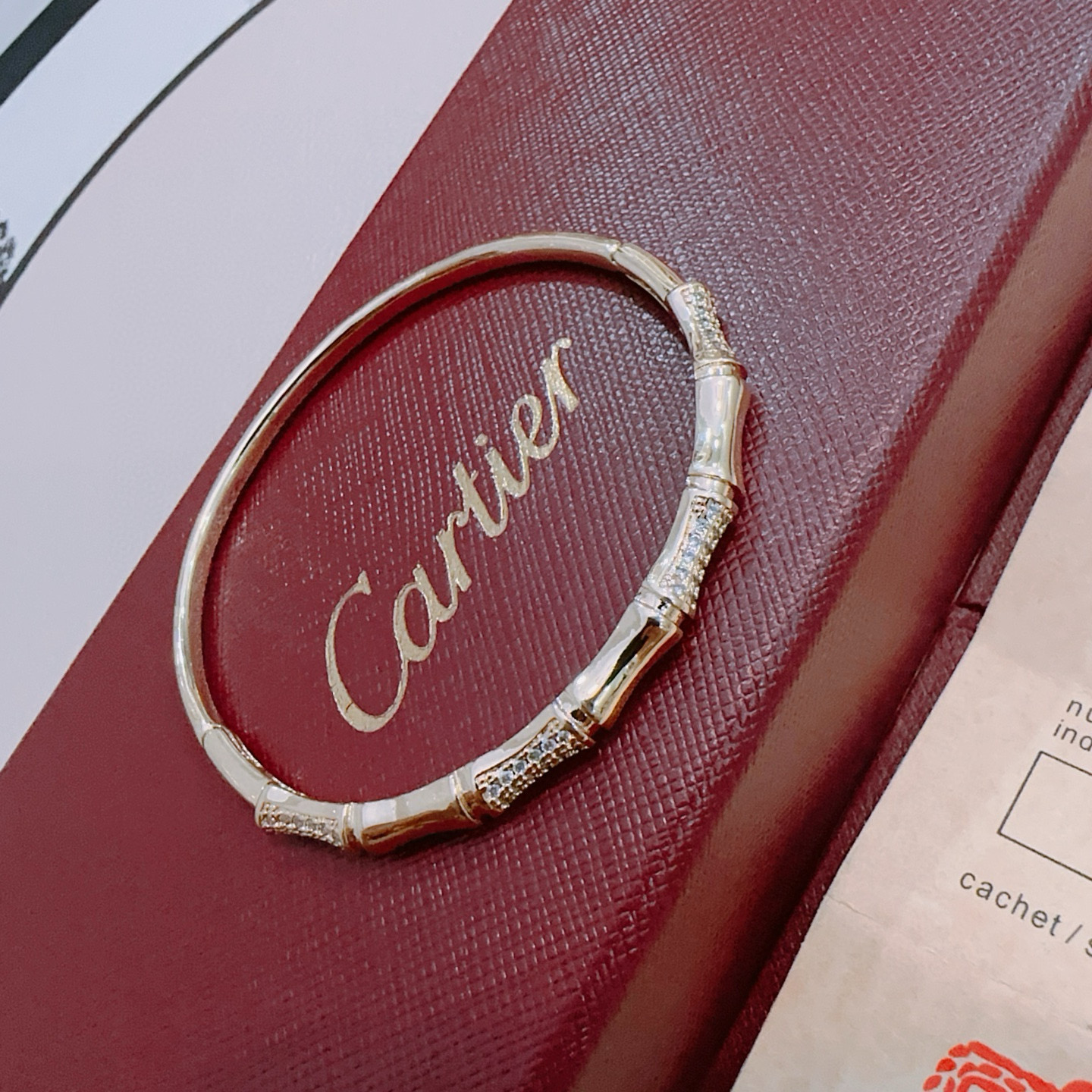 Cartier 까르띠에 · 러브 링 팔찌 (Love Bracelet) 악세사리