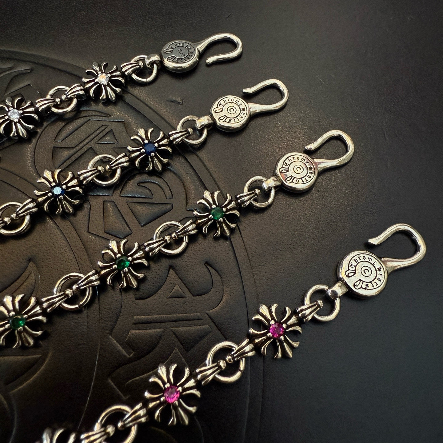 크롬하츠(Chrome Hearts) 십자가 화이트 다이아 팔찌 악세사리