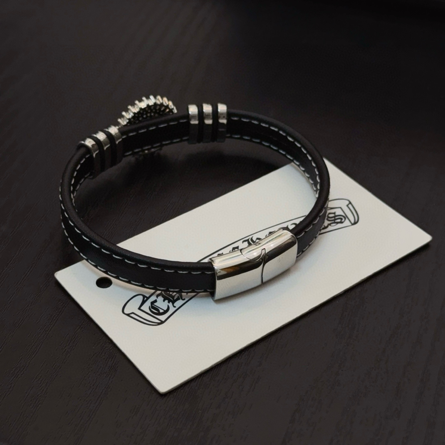 크롬하츠(Chrome Hearts) 십자가 가죽 코드 팔찌 악세사리