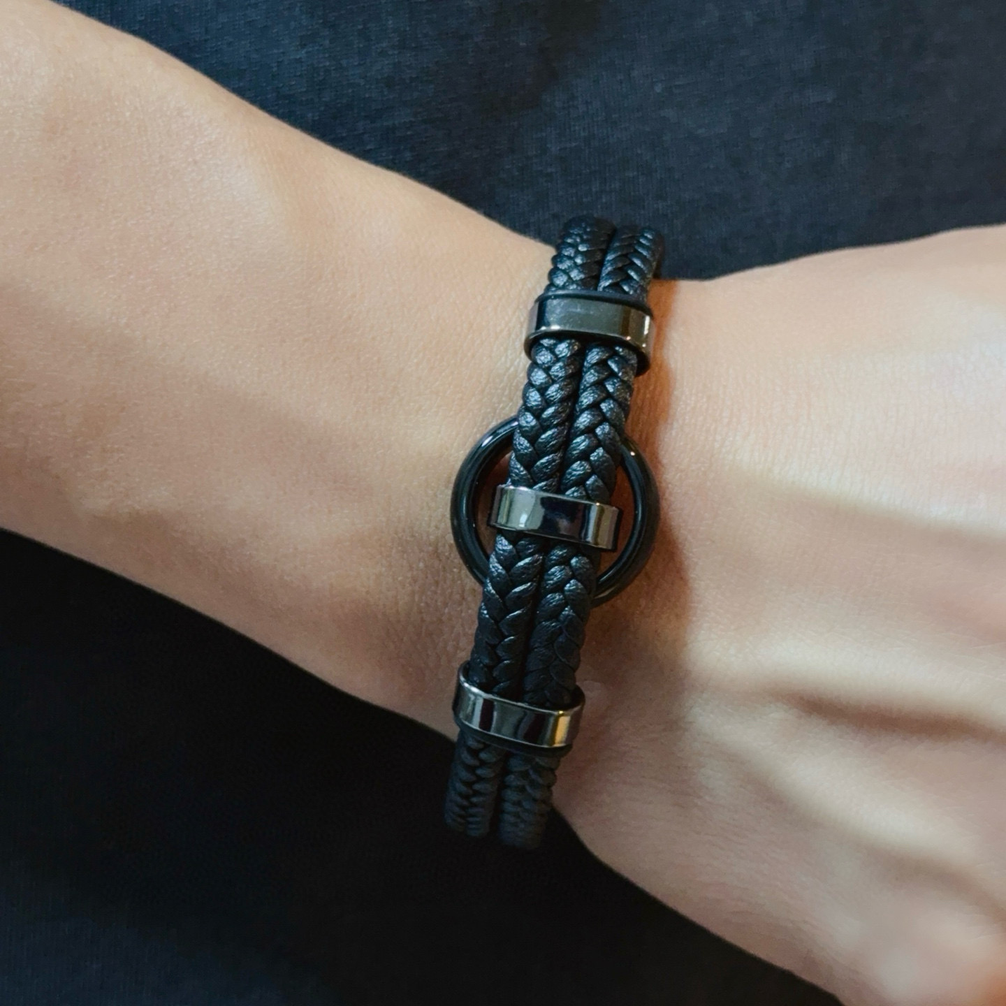 크롬하츠(Chrome Hearts) 십자가 가죽 코드 팔찌 (프리미엄) 악세사리