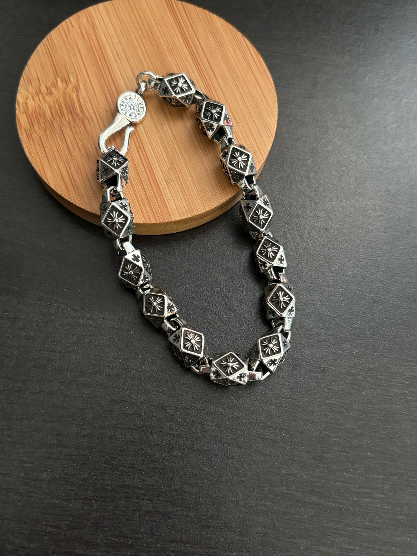 크롬하츠(Chrome Hearts) 클래식 복고 십자가 굵은 체인 팔찌 악세사리