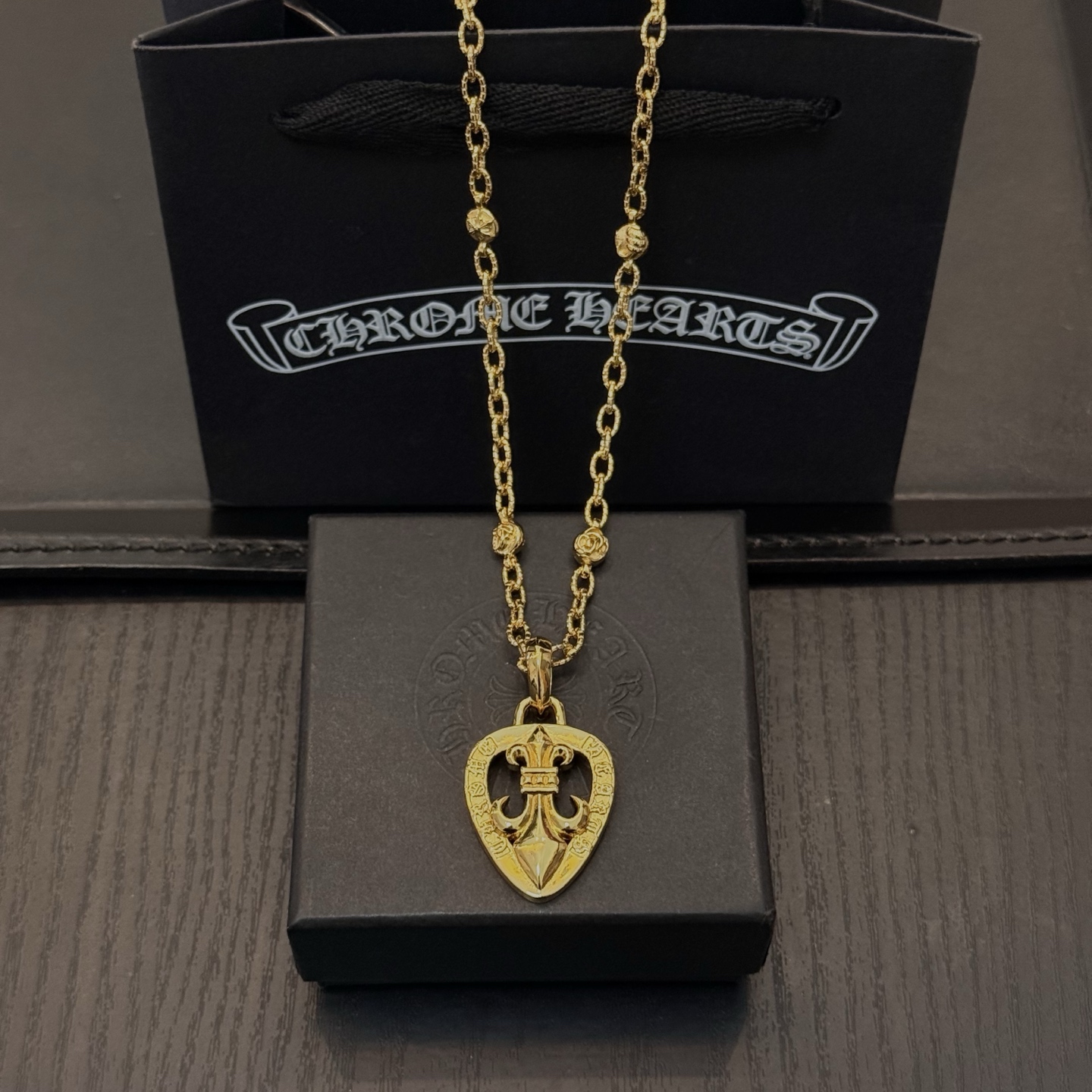 크롬하츠(Chrome Hearts) 크로스 볼 & 하트 플레어 목걸이 악세사리