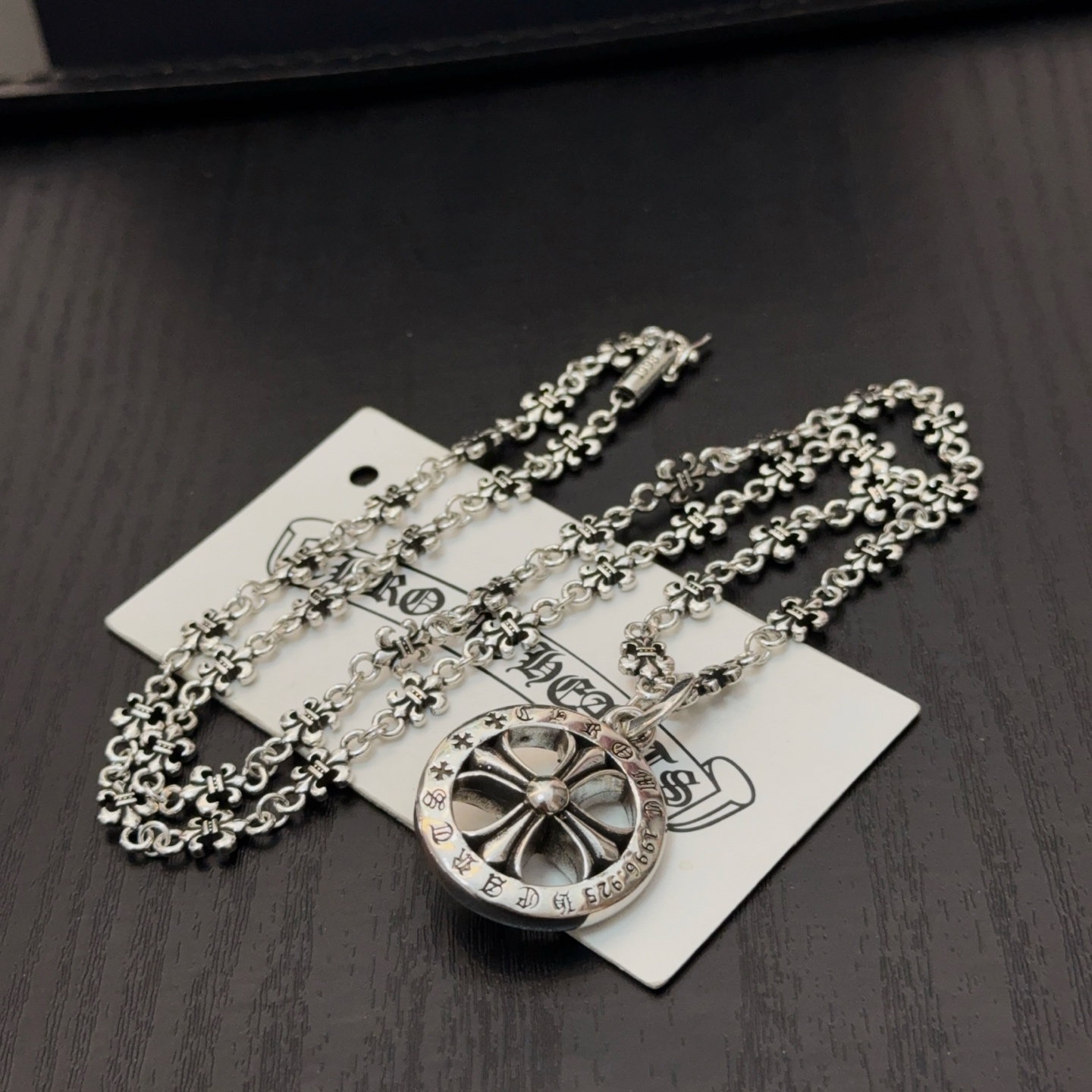 크롬하츠(Chrome Hearts) 군화 & 원형 펜던트 목걸이 악세사리