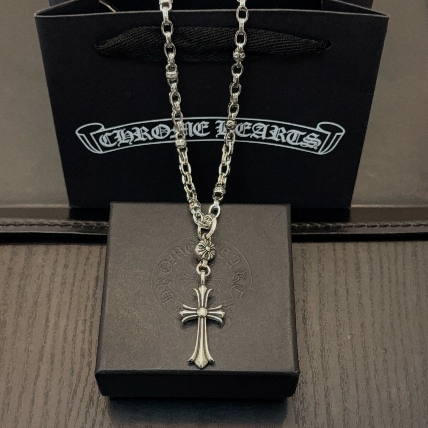 크롬하츠(Chrome Hearts) 클래식 크로스 볼 & 십자가 목걸이 악세사리