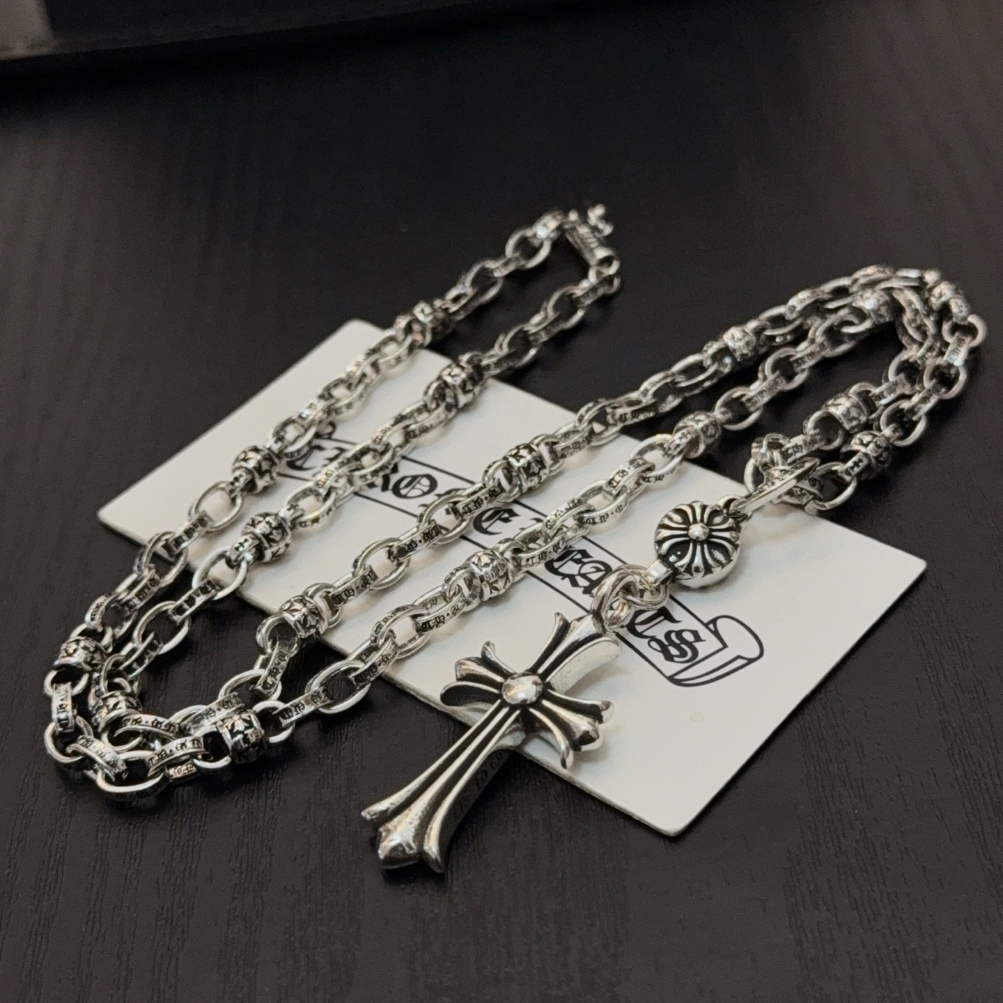 크롬하츠(Chrome Hearts) 클래식 크로스 볼 & 십자가 목걸이 악세사리