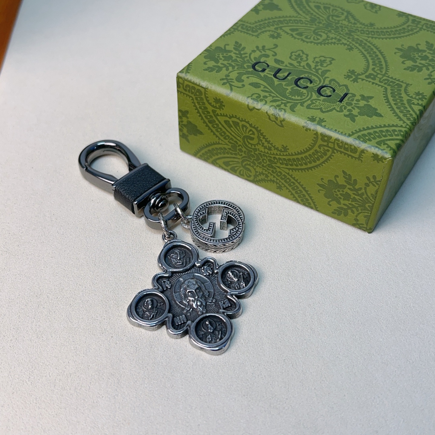 구찌(Gucci) 앵커 포레스트(Anger Forest) GG 빈티지 키링 백참 악세사리