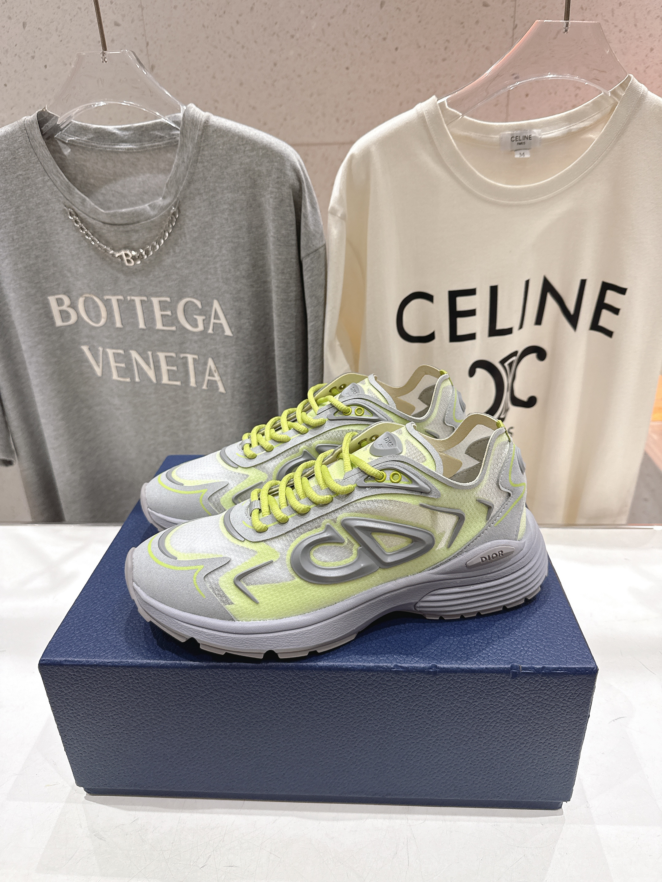 디올(Dior) CD F019 테크니컬 스니커즈 신발