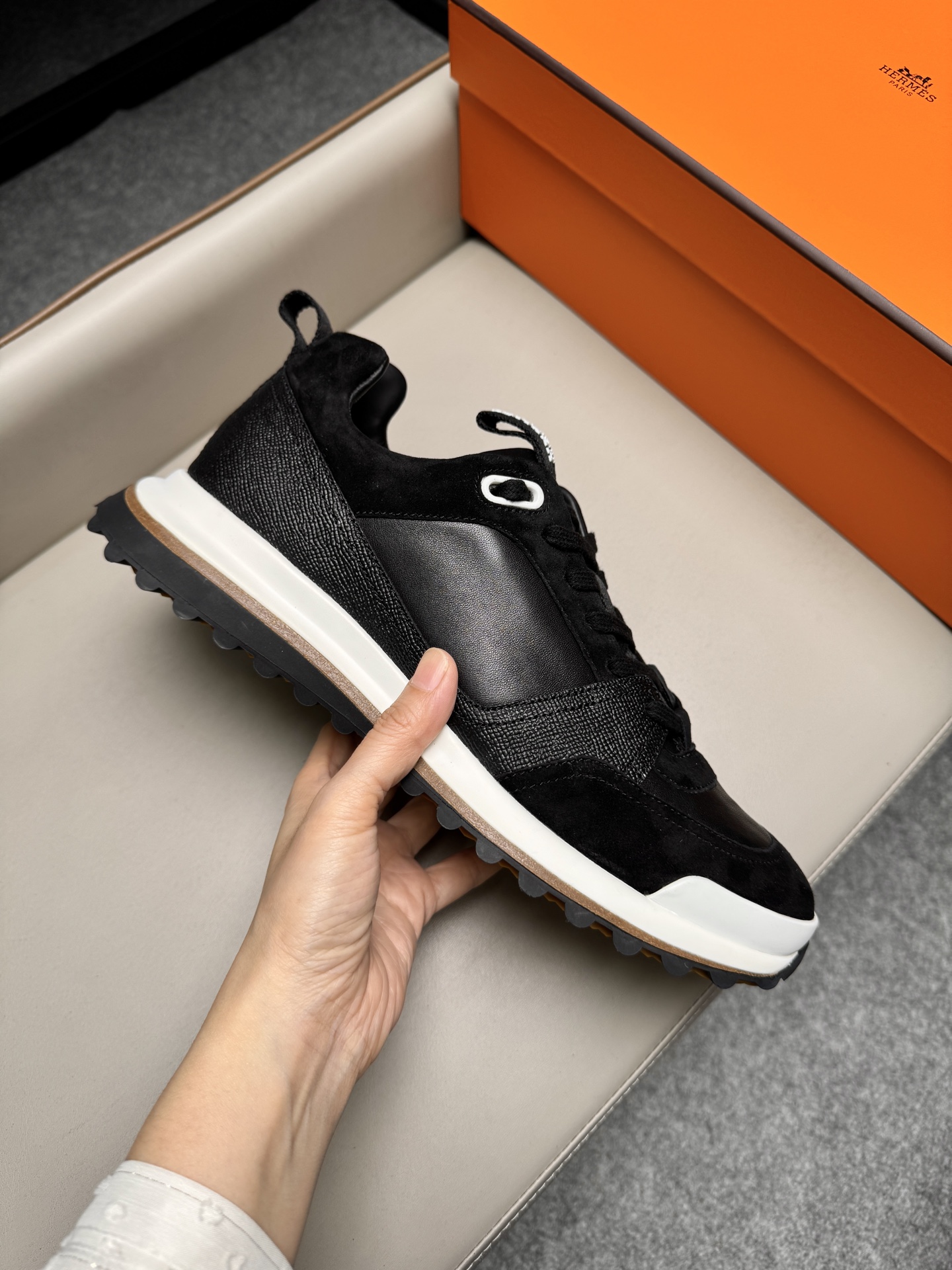 에르메스(Hermes) 리더(Leader) 남성용 스니커즈 신발