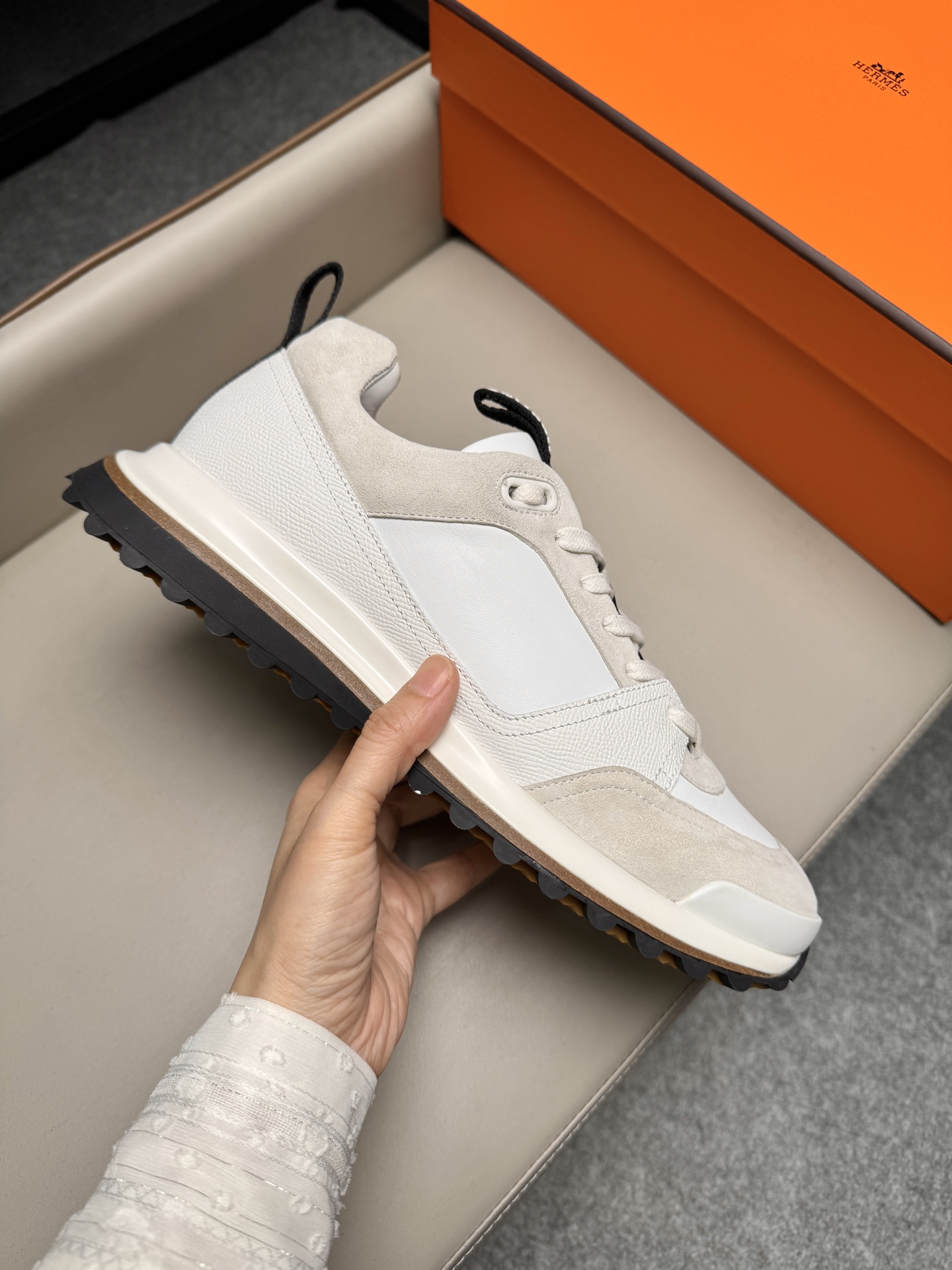 에르메스(Hermes) 리더(Leader) 남성용 스니커즈 신발