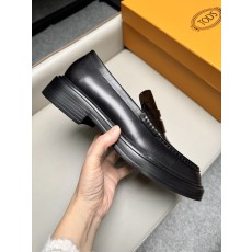 토즈(Tods) 뉴 시즌 키높이 경량 소프트 로퍼 구두 신발