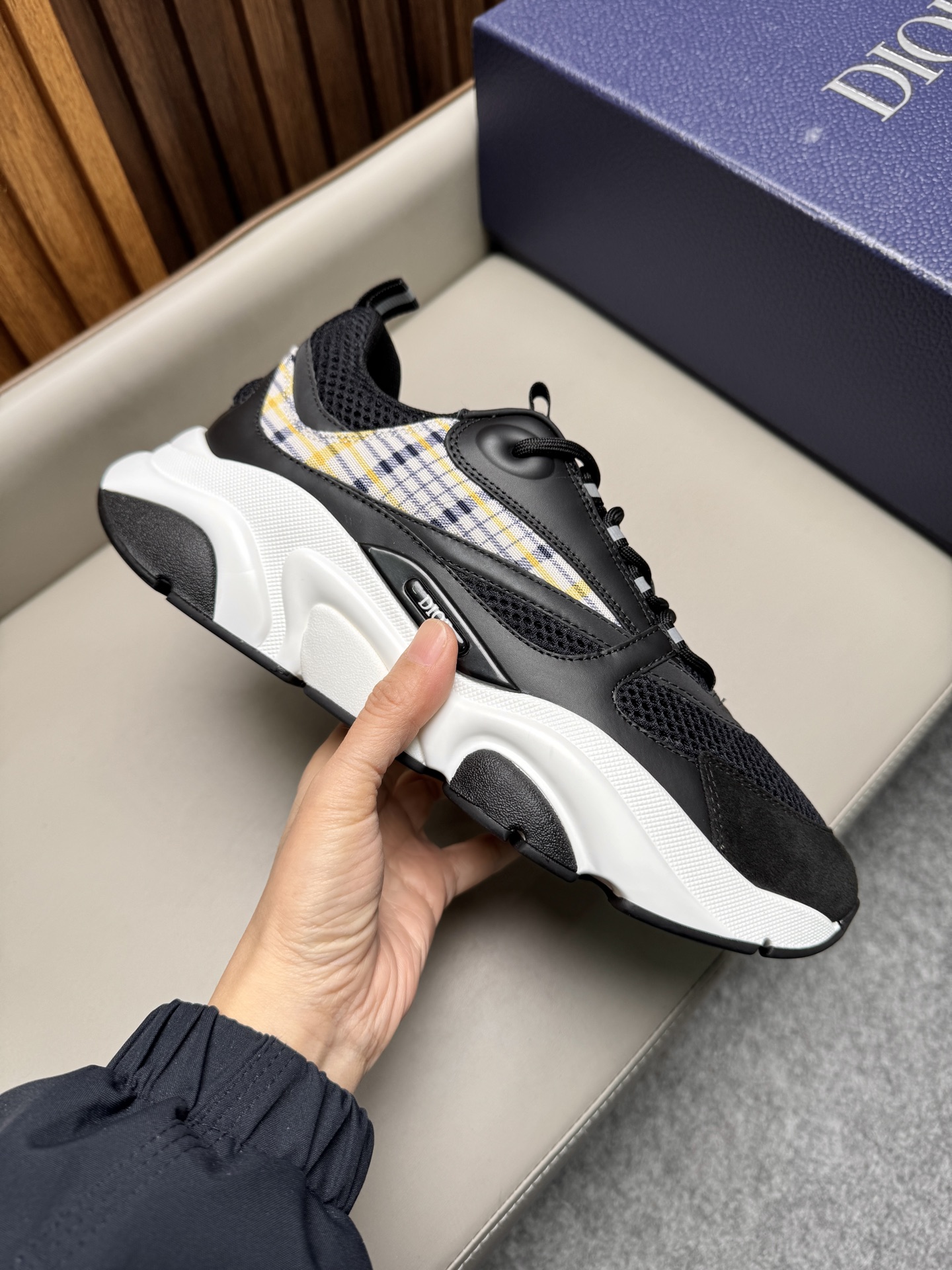 디올(Dior) 레트로 런닝 스니커즈 신발