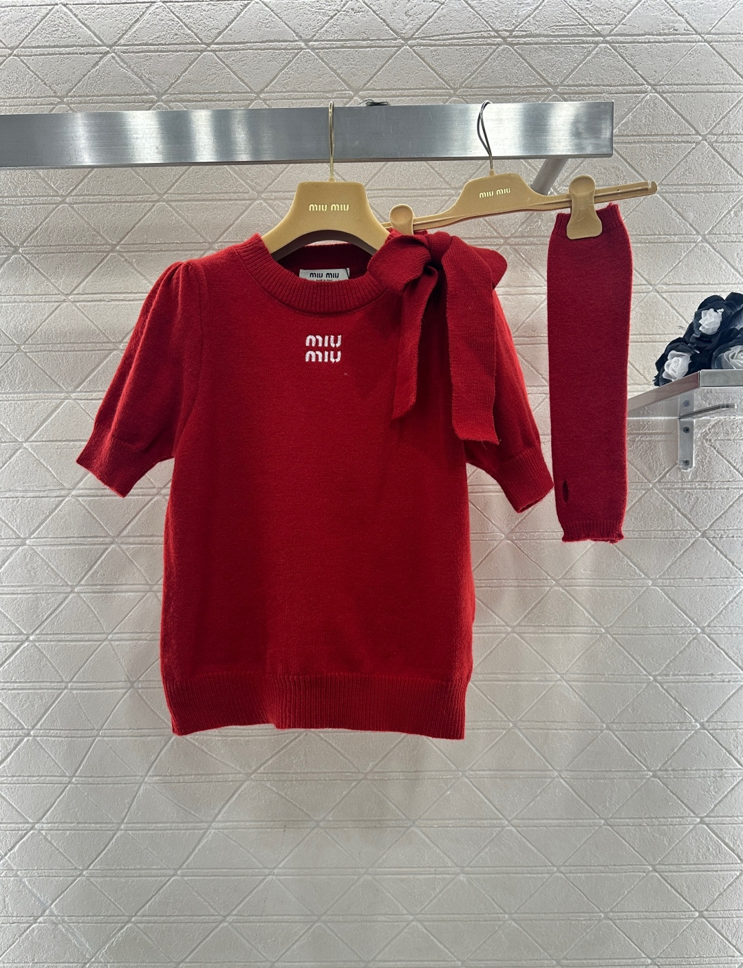 미우미우(MiuMiu) 리본 반팔 니트 & 워머 세트 의류