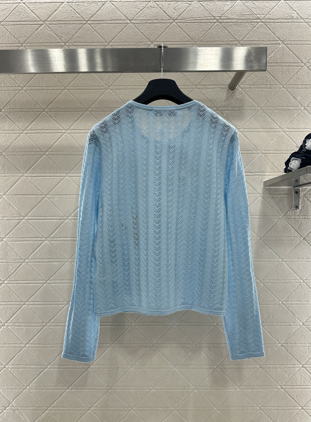 디올(Dior) CD 은방울꽃 자수 니트 가디건 의류