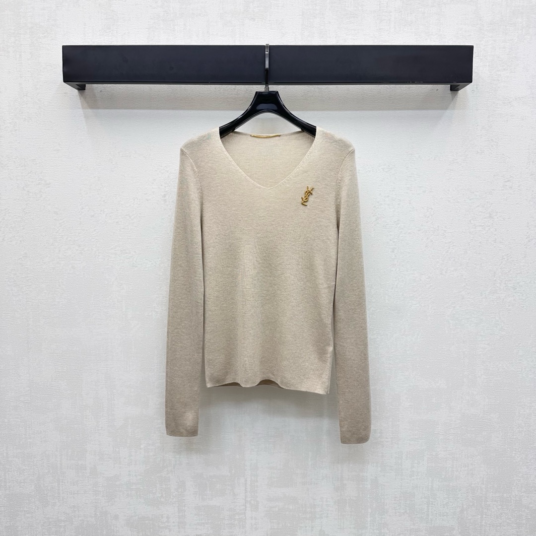 생로랑(Saint Laurent) YSL 슬림핏 V넥 로고 로고 니트 의류