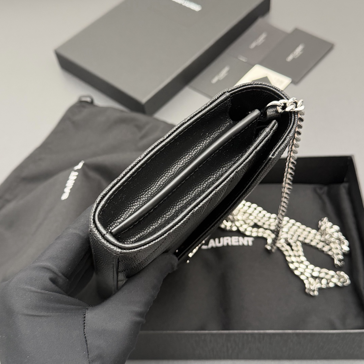YSL 생로랑 하이엔드 ENVELOPE 체인 월렛 (블랙/은장) 숄더백 가방