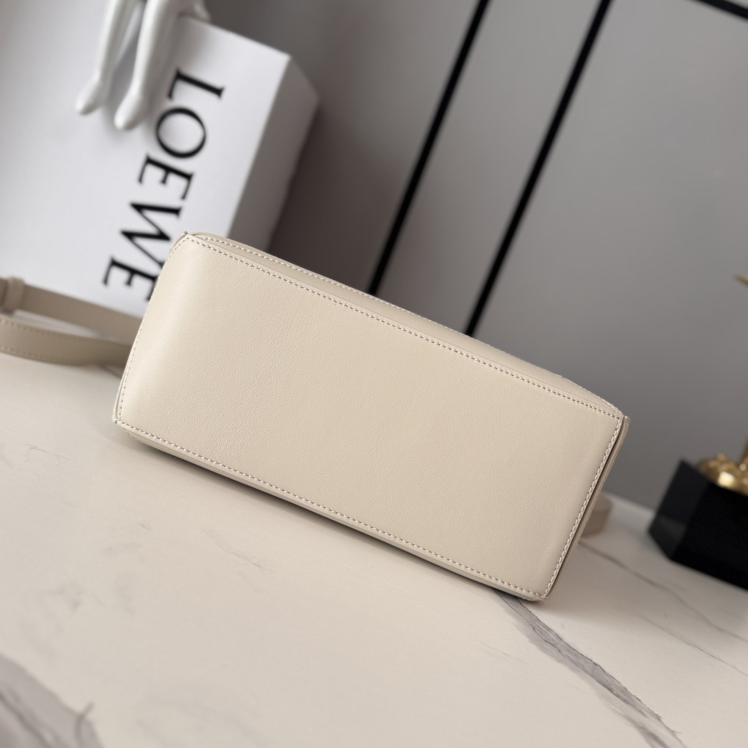 Loewe 로에베 스몰 글로시 카프스킨 Panta Puzzle 판타 퍼즐백 가방