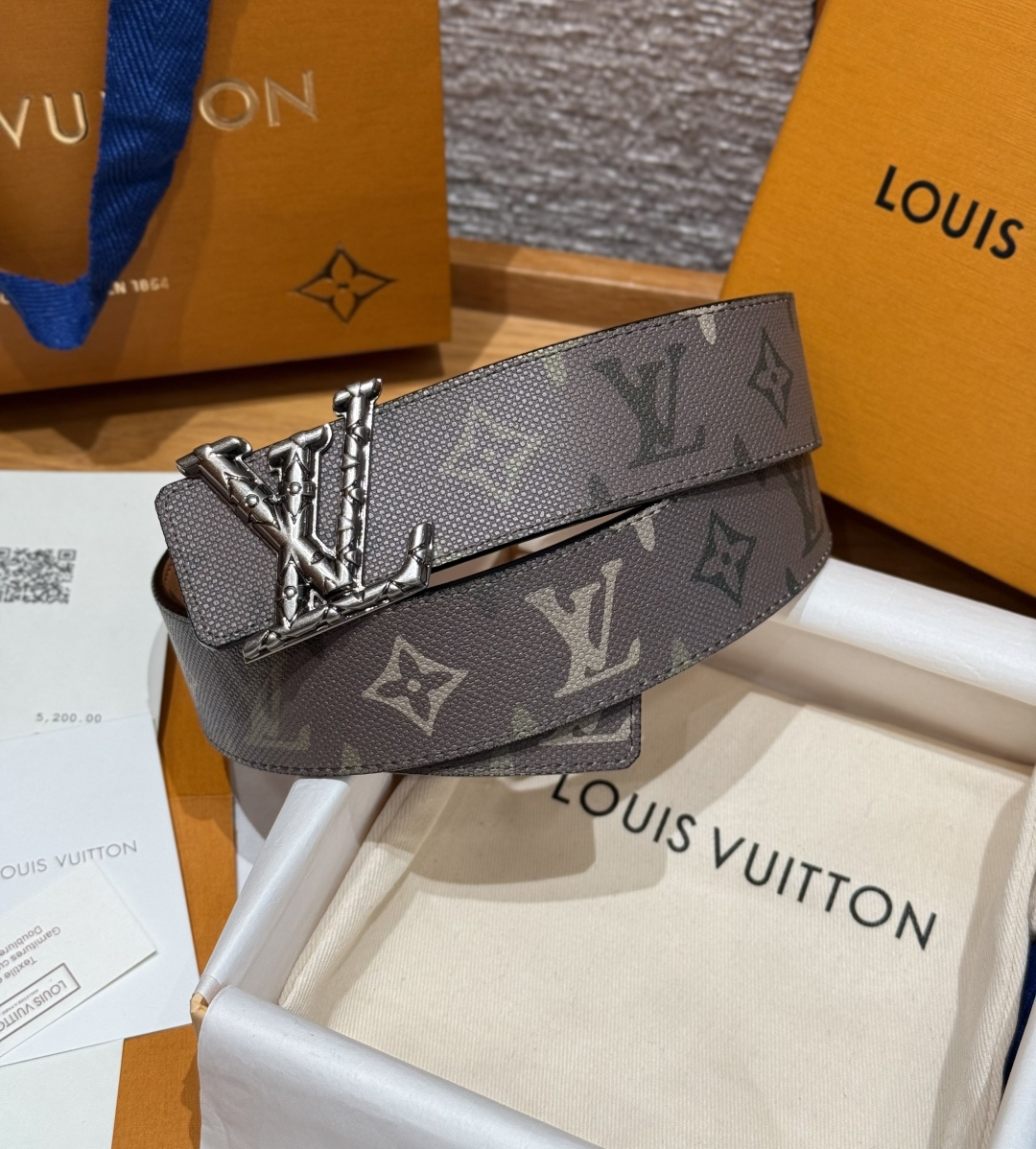 LV 루이비통 디멘션 모노그램 헤리티지 40mm 양면 벨트