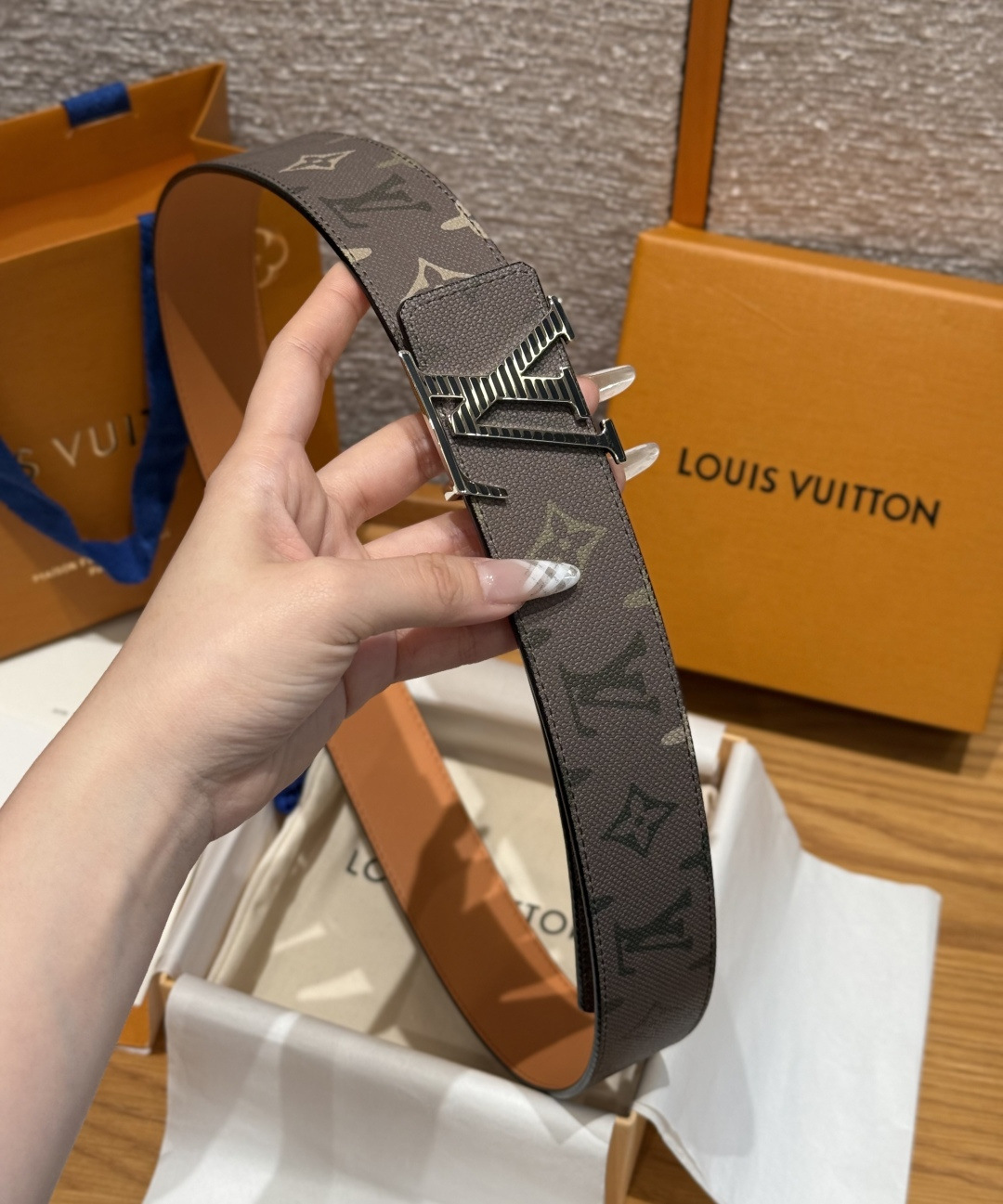 LV 루이비통 디멘션 모노그램 헤리티지 40mm 양면 벨트