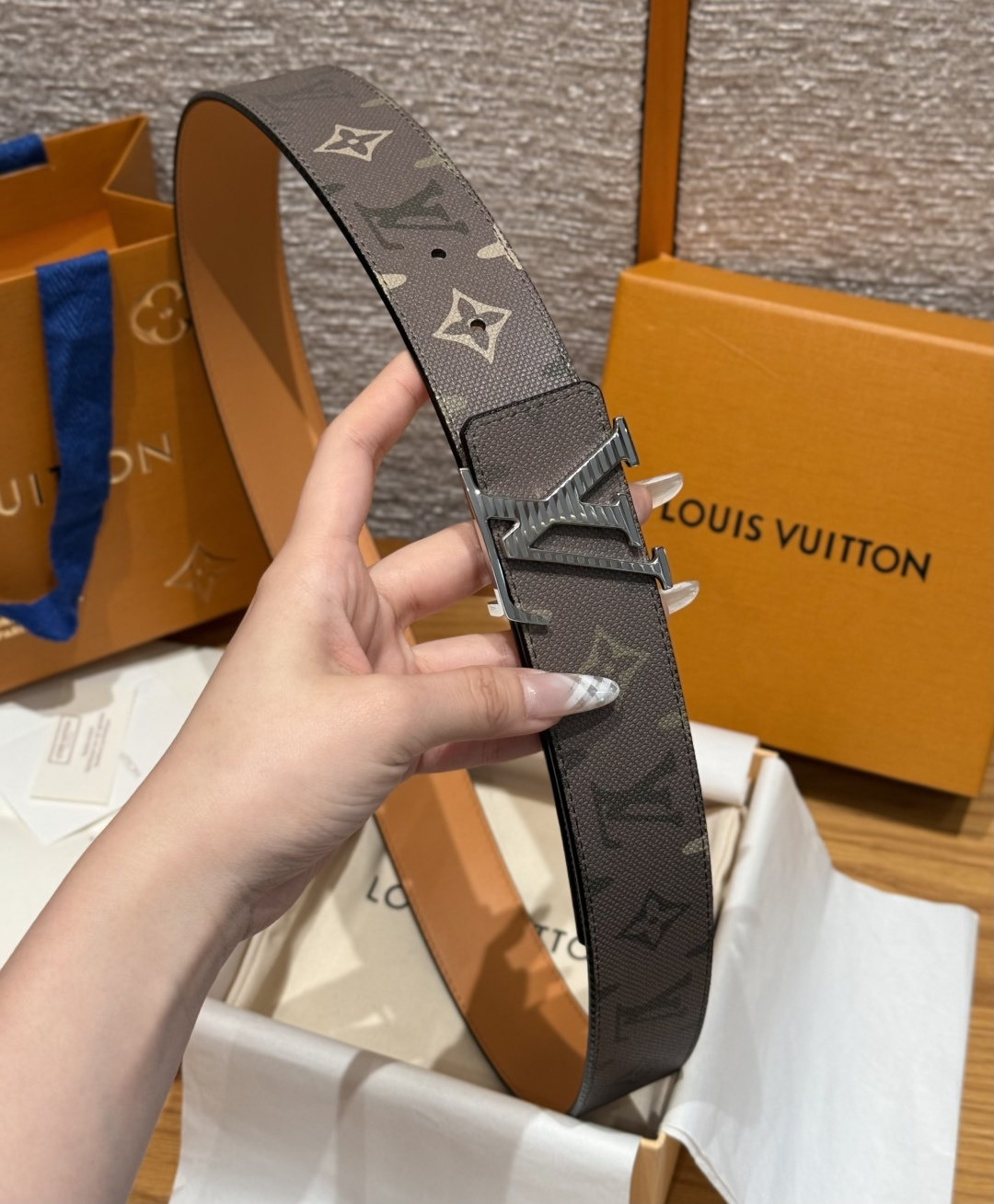 LV 루이비통 디멘션 모노그램 헤리티지 40mm 양면 벨트