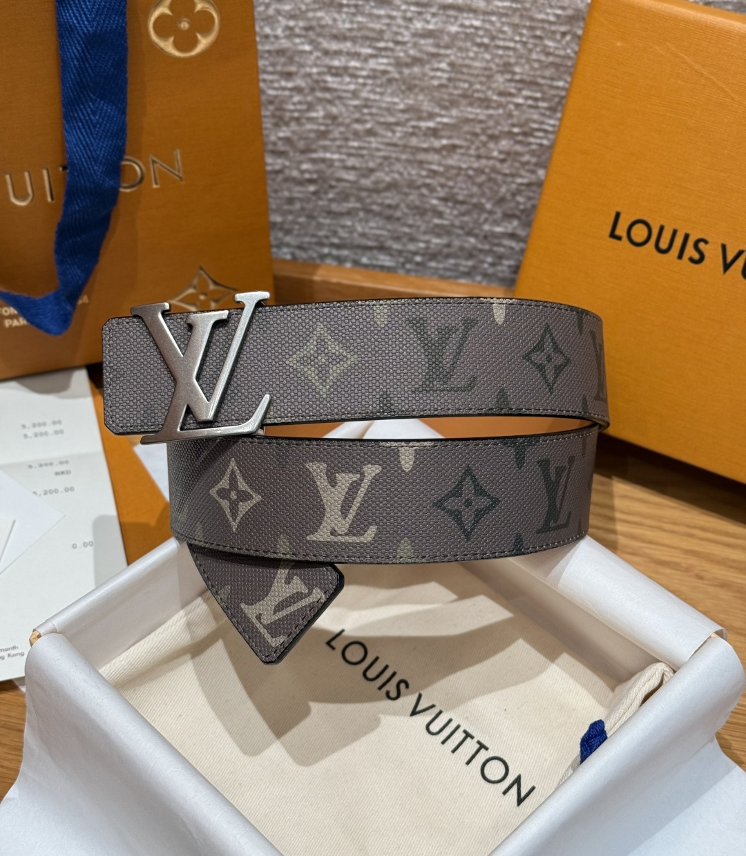 LV 루이비통 디멘션 모노그램 헤리티지 40mm 양면 벨트