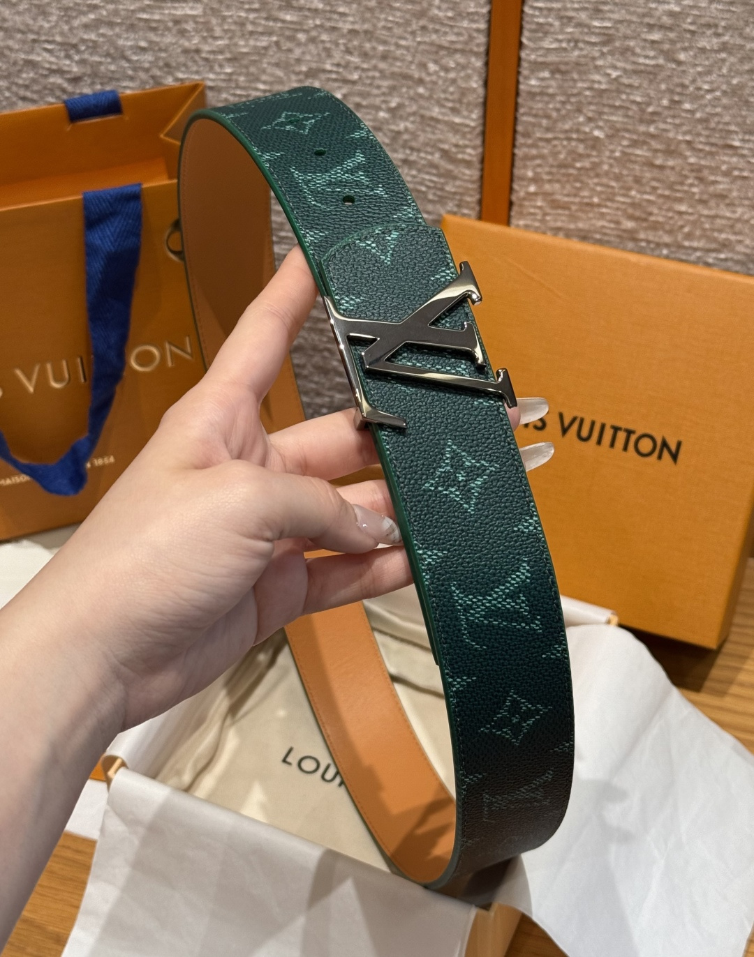 LV 루이비통 디멘션 모노그램 헤리티지 40mm 양면 벨트